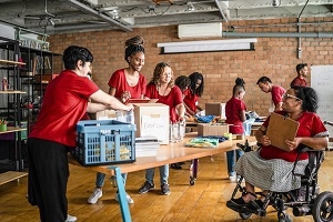 Employees volunteering together