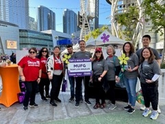 MUFG Employees volunteering at the walk to end Alzheimers